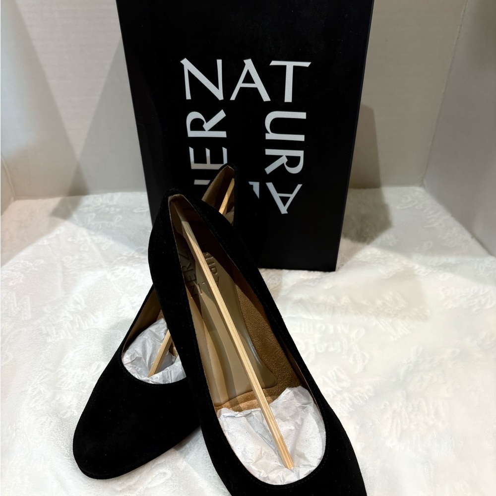 NATURALIZER MICHELLE BLACK SUEDE PUMP